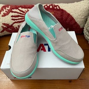 Xtratuf yellowtail size 9